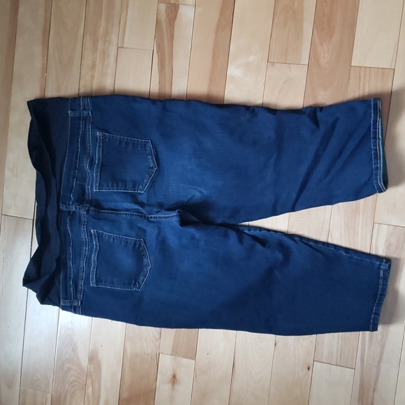 Thyme maternity capri jeans XXL - Picture 2 of 3